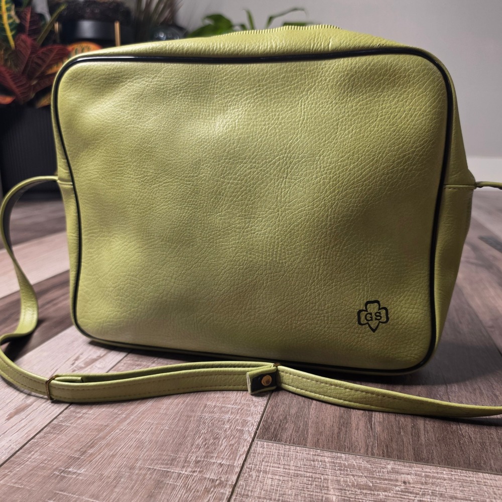 VTG 1970s Girl Scout Leader Shoulder Bag Green Vinyl Messenger Crossbody GSUSA
